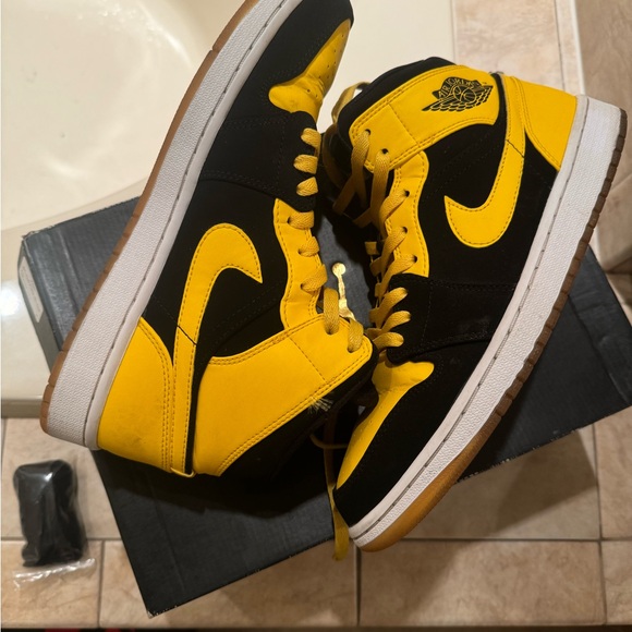 Jordan ‘New Love’(2017’) 1s - Picture 4 of 7